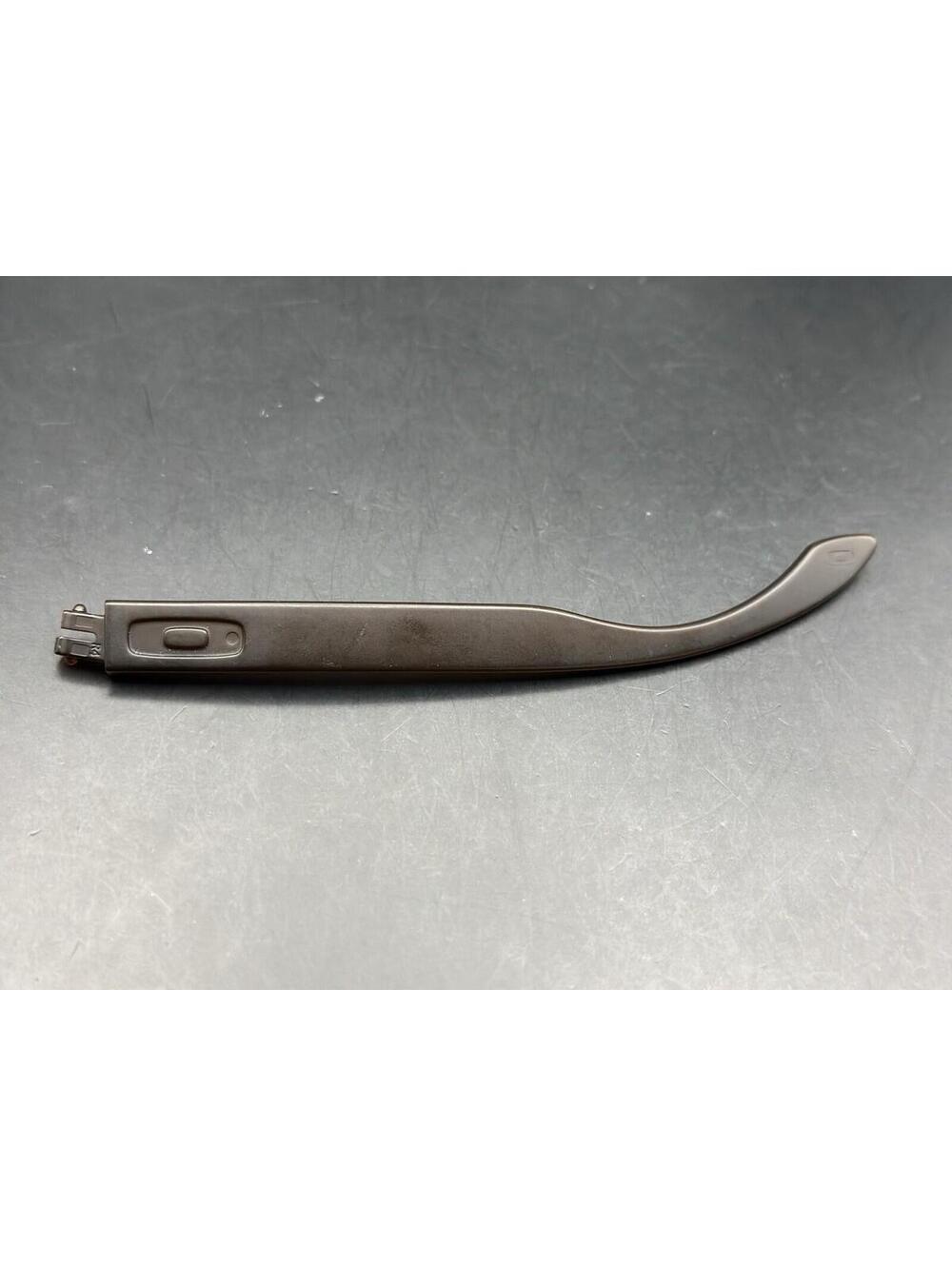 Oakley Holbrook Matte Rootbeer OEM Right Replacement Arm - Picture 2 of 3
